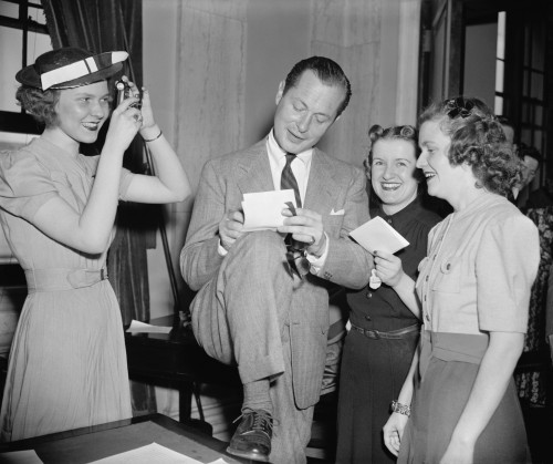 Robert Montgomery　ロバート・モントゴメリー 448点のロバート モンゴメリーの写真と高解像度写真 - Getty Images