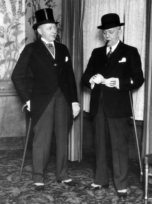Formal Dress For Men In 1930S. One Gentleman Prefers The Top Hat To The  Bowler An Ascot To A Tie History - Item # VAREVCCSUA001CS301 - Posterazzi