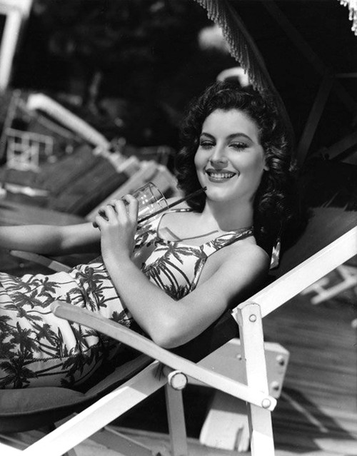 Ava Gardner - Drinking Photo Print (8 x 10) - Item # DAP11954 - Posterazzi