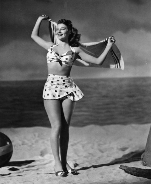 Ava Gardner - Polka Dot Bikini Photo Print (8 x 10) - Item # DAP11079 -  Posterazzi