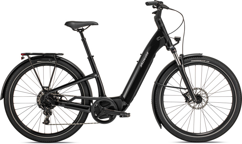 Como is a laid-back comfortable e-Bike with the power of a confident ride. Como lets you go with the flow by giving you a full-power confidence-inspiring utterly delightful experience on a bike that feels effortless to ride.
The Como’s low step-through anyone can easily get on and ride. A more upright position reduces stress on a rider’s hands and upper body allowing riders to comfortably set their sights on the road ahead.