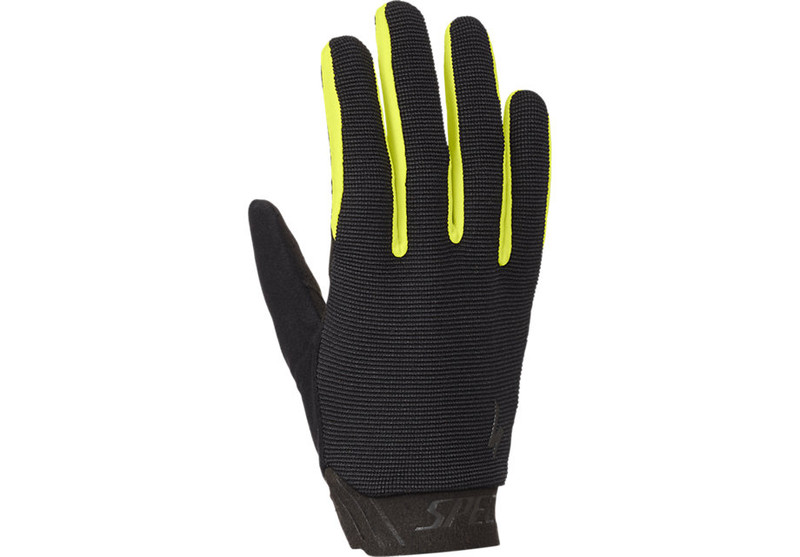 Like its big brother, this mini version of the LoDown gloves offer our pre-curved palm construction that fully optimizes the hand-to-bar interface. Ultimately, this provides maximum control, while serving up a youthful style on the trail.