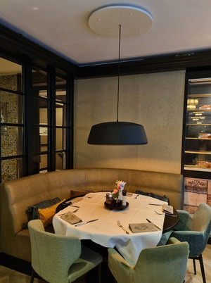 Tommy 60 hanglamp zwart/goud ontworpen door Peter Kos