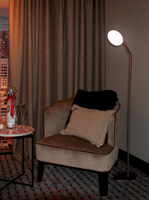 Flow vloerlamp G9 brons met opaal glas