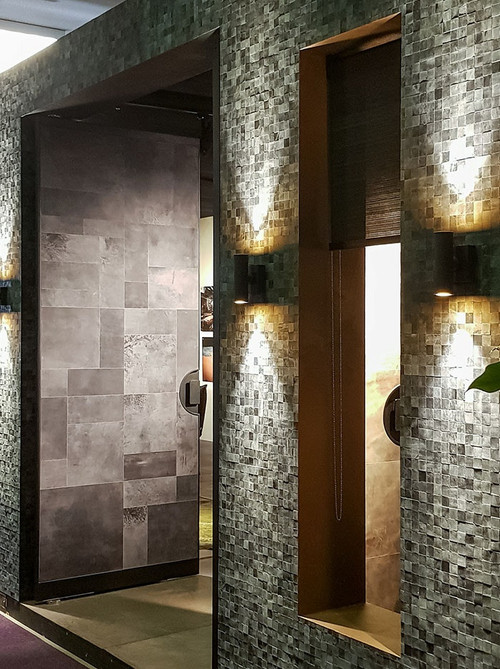 Hicks wandlamp zwart ontworpen door Hip Studio