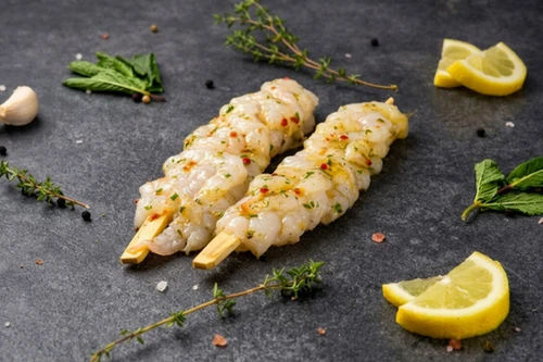 Gemarineerde Gamba Spies met Franse Knoflook - Valkslagerij.nl