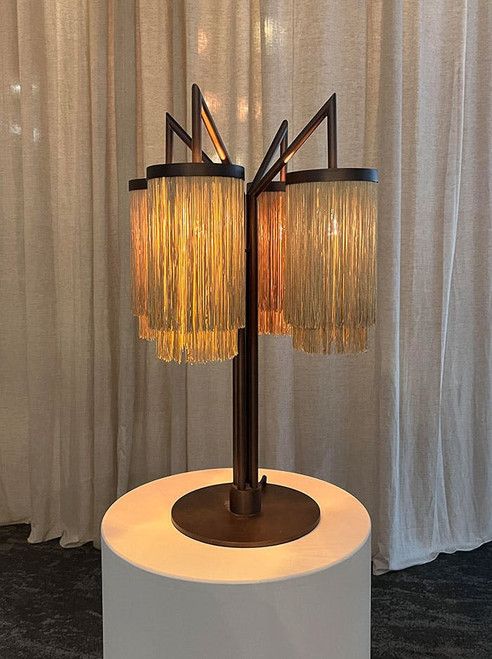 Fringes tafellamp brons ontworpen door Patrick Russ