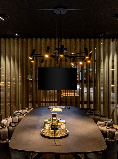 Hicks kroonluchter 10-lichts zwart ontworpen door Hip Studio