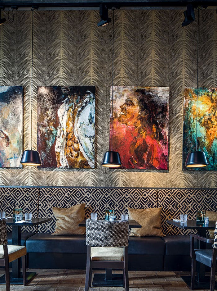 Tommy 27 hanglamp zwart/goud ontworpen door Peter Kos