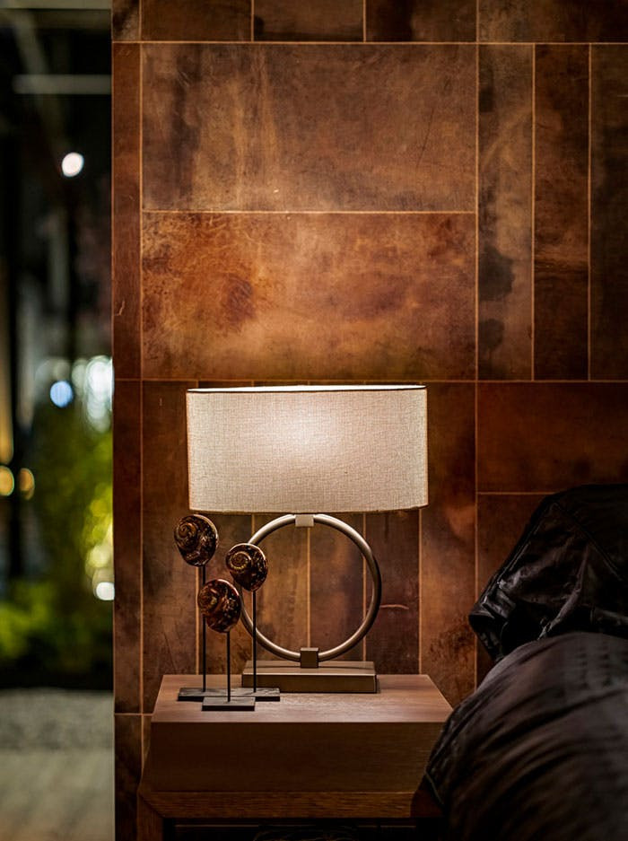 Hayworth tafellamp E27 brons met snoerdimmer ontworpen door Eric Kuster