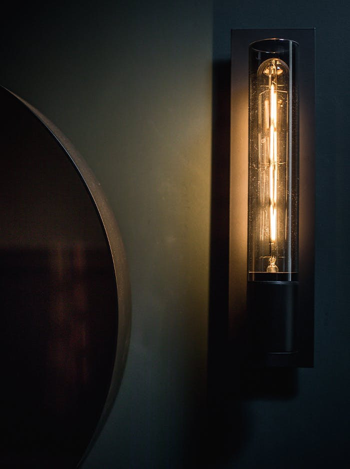 Rivington tube wandlamp zwart ontworpen door Brands-concept