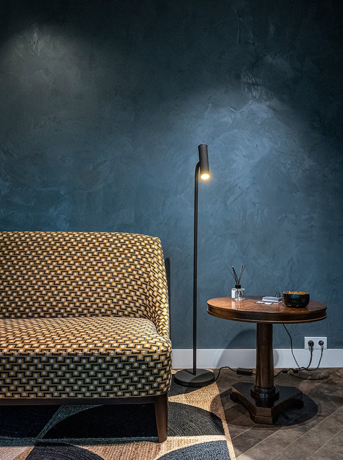 Hicks reading vloerlamp zwart ontworpen door Hip Studio
