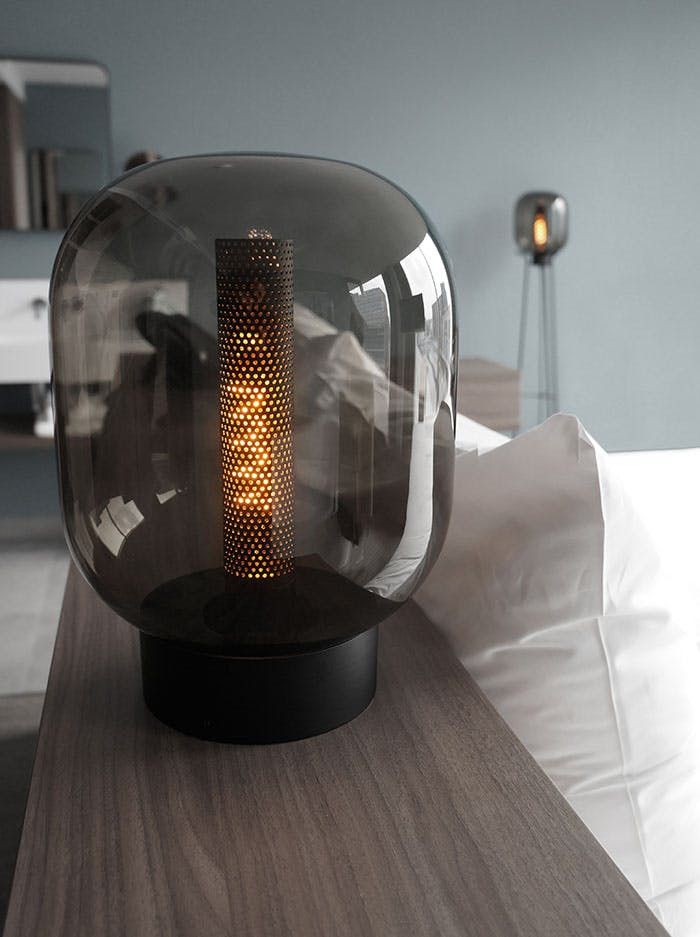 Rivington glass tafellamp zwart ontworpen door Brands-concept