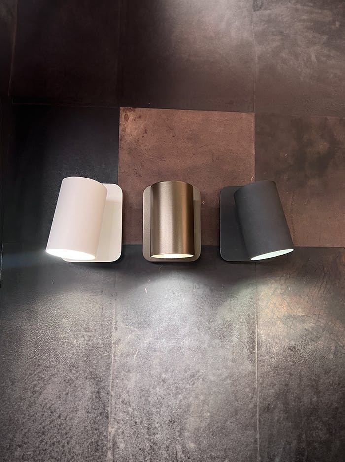 Tribe wandlamp wit ontworpen door Piet Boon