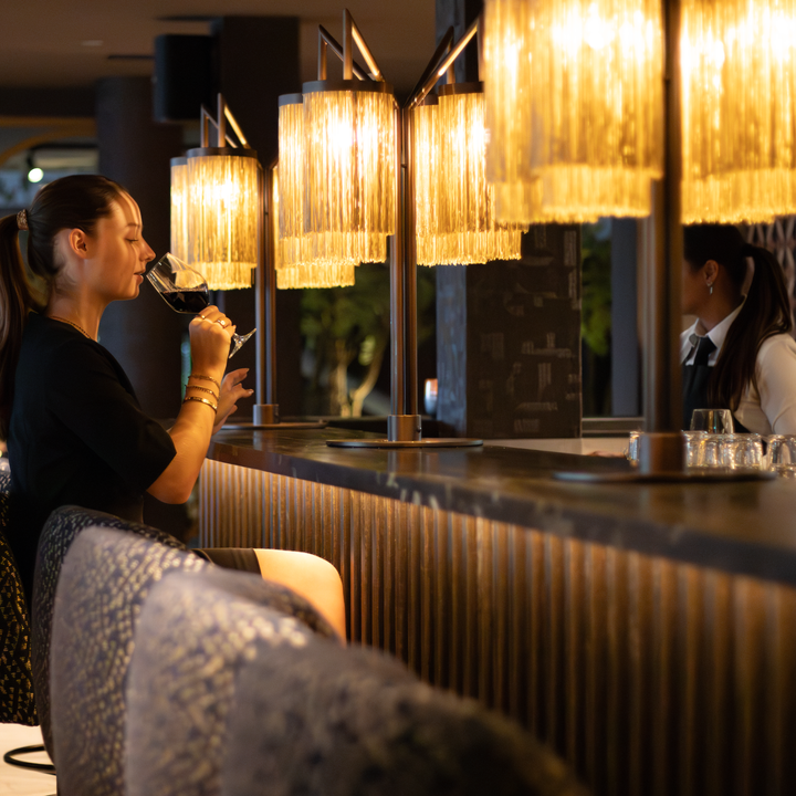 Fringes tafellamp zwart ontworpen door Patrick Russ