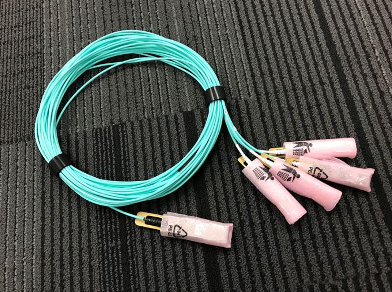 SPS-Cable:QSFP28-4SFP28/Optical/15m - 849439-001
