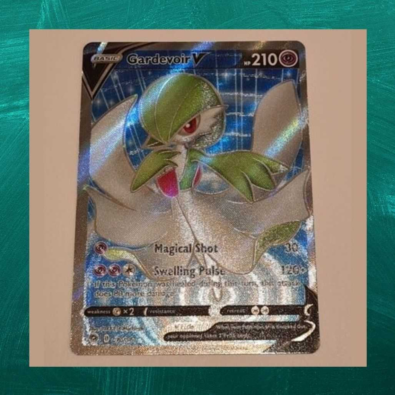 Gardevoir V - Champion's Path Pokemon Review 