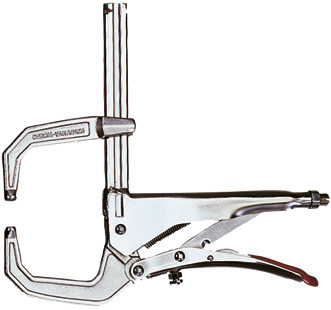 What happens when you cross locking jaw pliers with a sliding arm clamp? The BESSEY SuperGrip is born. Using a sliding arm as the upper jaw creates very compact, high capacity lock jaw pliers. This also allows the jaws to remain parallel at all clamping heights. BESSEY. Simply better.