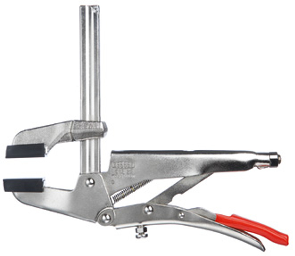 What happens when you cross locking jaw pliers with a sliding arm clamp? The BESSEY SuperGrip is born. Using a sliding arm as the upper jaw creates very compact, high capacity lock jaw pliers. This also allows the jaws to remain parallel at all clamping heights. BESSEY. Simply better.