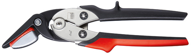 BESSEY industrial snips & cutters offer tradesmen the advantage of choosing fine quality at a competitive price. Quality in cutting tools means a sharper cut & a cutting edge with a longer life. BESSEY. Simply better.