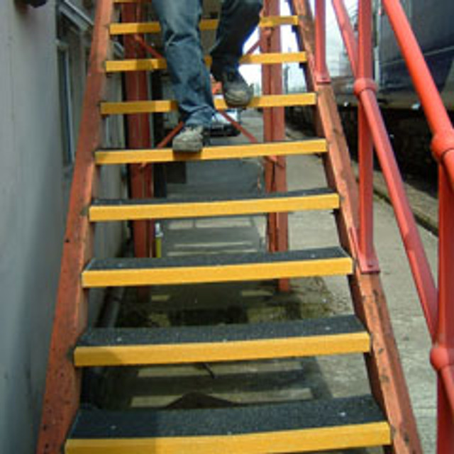 Ext Coarse Step Covers - Black & Yellow 271800 Rust-Oleum