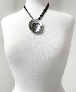 Leather Short Necklace Pendant Nickel free Fashion Women Art Craft 66305