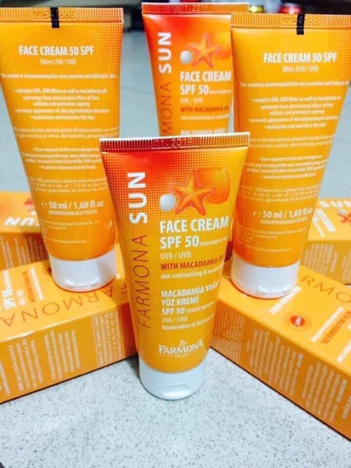 Farmona Sun Face Cream SPF50 Oil Free kem chống nắng dành cho da mụn