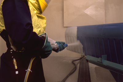 How much air pressure is needed for sandblasting?