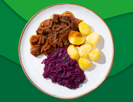 Runderhachee met aardappelen en rode kool met appel