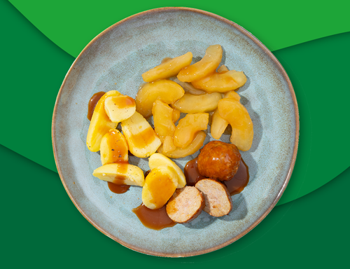 Kipgehaktballen met aardappelen en stoofappeltjes