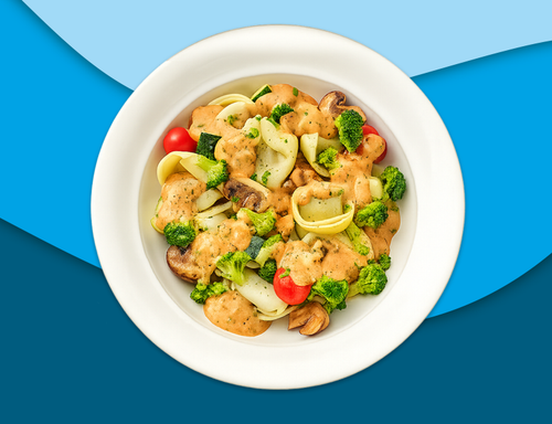 Tortellinischotel met rode pesto