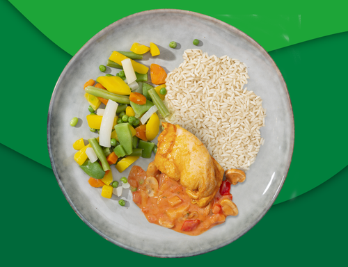 Kipdijfilet met stroganoffsaus, rijst en gemengde groenten