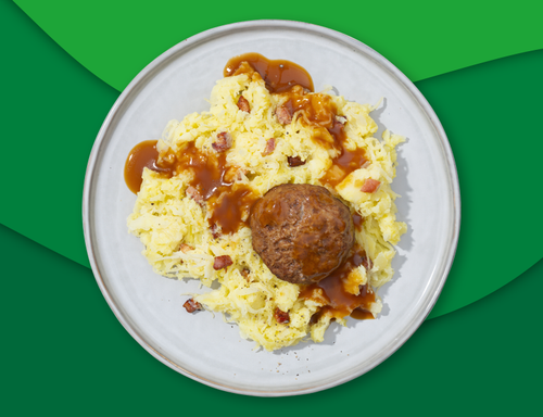 Zuurkoolstamppot met spek en twentse gehaktbal met jus