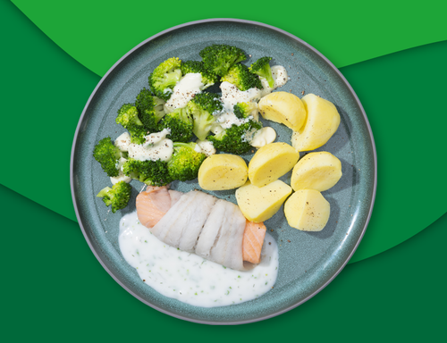 Tongschar-zalmrol met tuinkruidensaus, aardappelen en broccoli à la crème zoutarm