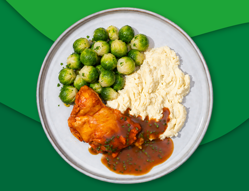 Kipdijfilets met kruidenjus, puree en spruiten