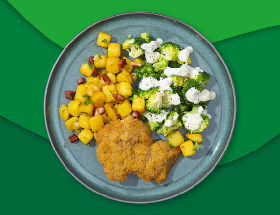 Kipdijschnitzel, gebakken krieltjes, ui en broccoli à la crème zoutarm
