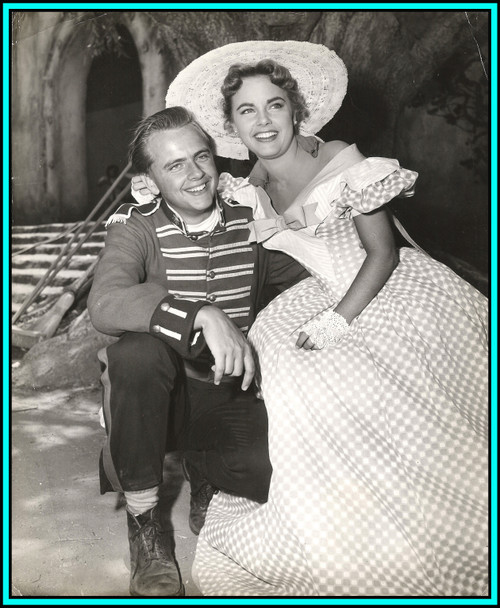 TERRY & WALLY MOORE in "The King of the Khyber Rifles" - Original Photo 1953