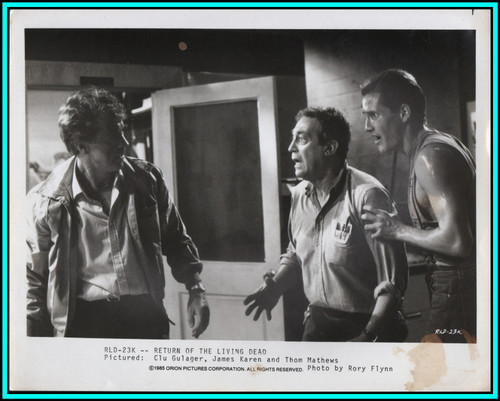 CLU GULAGER & JAMES KAREN in "The Return of The Living Dead" - Original Photo 1985