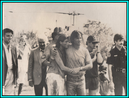 MARIEL HEMINGWAY & KURT RUSSELL in "The Mean Season" - Original Vintage Photo 1985