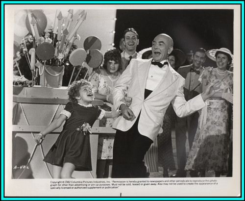 AILEEN QUINN & ALBERT FINNEY in "Annie" - Original Vintage Photo 1982