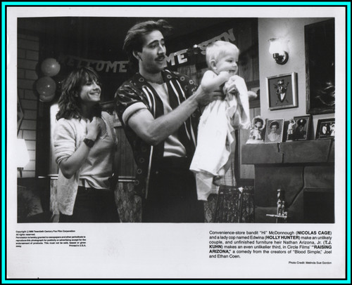 HOLLY HUNTER & NICOLAS CAGE in "Raising Arizona" - Original Vintage Photo 1987