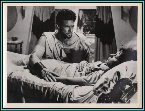 JULIETTE MAYNIEL & STEVE REEVES in "The Trojan Horse" - Original Photo 1961