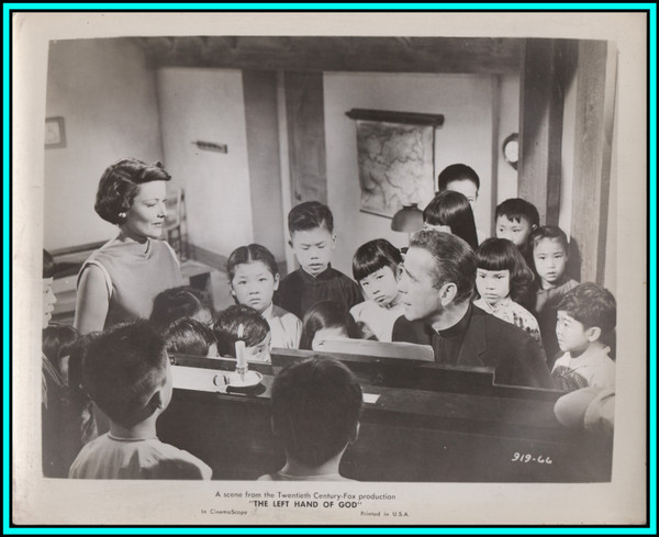 GENE TIERNEY & HUMPHREY BOGART in "The Left Hand of God" - Original Vintage Photo 1955