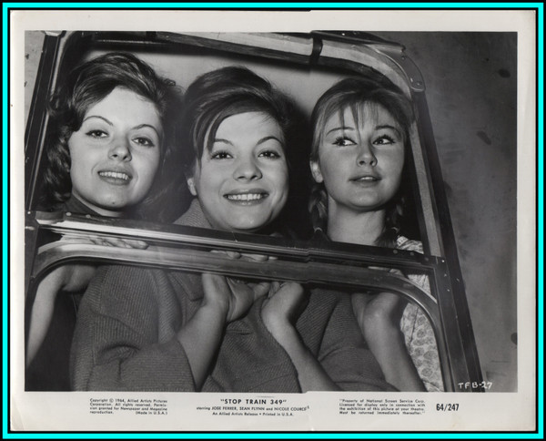MARIA PIA LUZI & ANNIE GORASSINI in "Stop Train 349" - Original Vintage Photo - 1963