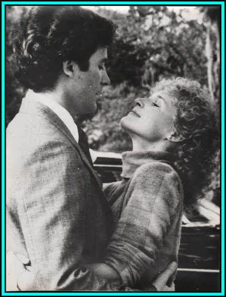 GLENN CLOSE & KEVIN KLINE in "The Big CHill" - Original Vintage Photo - 1983