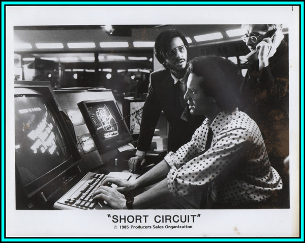 STEVE GUTTEMBERG & FISHER STEVENS in "Short Circuit" - Original Photo 1986