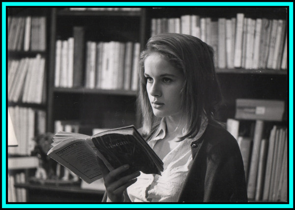 DOMINIQUE SANDA in "A Gentle Woman" - Original Vintage PORTRAIT 1969