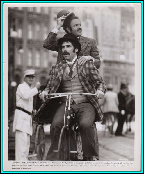 ELLIOT GOULD & JAMES CAAN in "Harry and Walter Go to New York" - Original Photo 1976