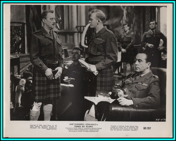ALEC GUINNESS & GORDON JACKSON in "Tunes of Glory" - Original Photo 1960
