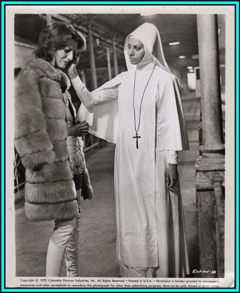 SOPHIA LOREN & TINA AUMONT in "White Sister" - Original Vintage Photo 1972